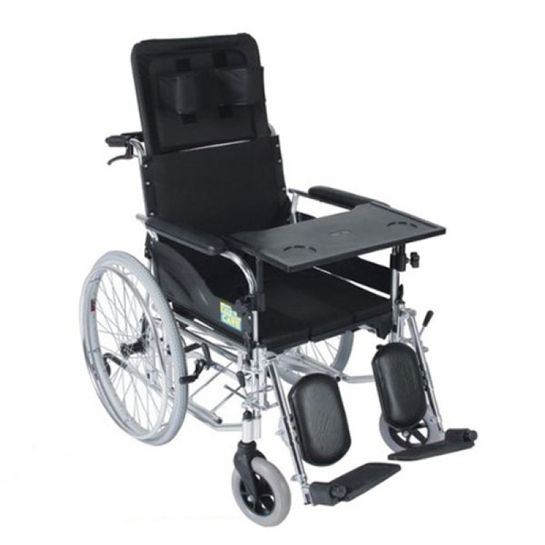 Toaletný polohovací invalidný vozík so servírovacím podnosom